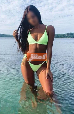 זוהר יש חיוך מקסים ועדין קול זוהר יש חיוך מקסים ועדין קול