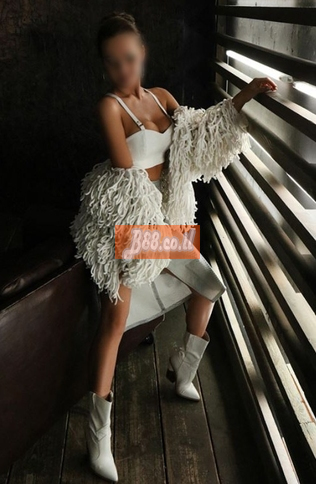 מטיילים חיצונית